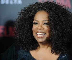La famosa presentadora de televisión, Oprah Winfrey, reveló que a los 14 años fue abusada sexualmente por su primo y unos amigos, como consecuencia quedó embarazada y dio a luz a un bebé prematuro que falleció en las primeras semanas de nacido.
