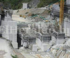 Para 2006 y 2007 más del 60% de la energía generada era térmica o contaminante. Mientras que la renovable solo representaba entre 30% y 33%, sobre todo por la generada a base de agua.