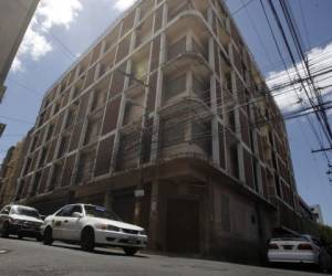 Las instalaciones donde funciona el antiguo hotel La Ronda serán convertidas en un edificio de apartamentos.