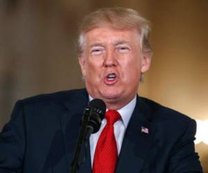 El presidente estadounidense Donald Trump también criticó la infraestructura de la isla, a la cual consideró un “desastre” aún antes de que fuera afectada por los huracanes más recientes. Foto: AP