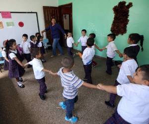 Los niños menores de cinco años pueden disfrutar de jornadas de aprendizaje a través del juego mientras sus padres trabajan.Foto: Marvin Salgado/El Heraldo
