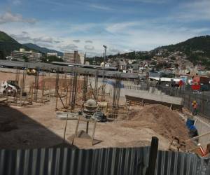 La miniterminal frente al estadio está avanzada en un 35 por ciento.