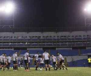 Los Leones entrenaron en Tela y se desplazaron a San Pedro Sula.
