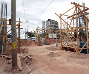 Los trabajos han avanzado en un 20%, según lo estiman los responsables de la construcción del paso.