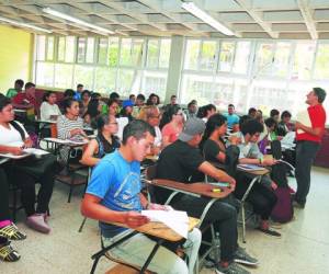 En una semana más de 6,000 jóvenes que estaban en lista de espera lograron un cupo en la UNAH (Foto: El Heraldo Honduras/ Noticias de Honduras)