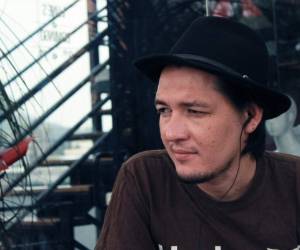 Su trabajo poético ha puesto en el mapa internacional a nuestra poesía, bueno, y digámoslo de un modo ciudadano