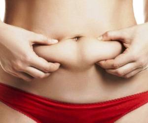 Los jugos naturales acompañados de ejercicio podría ayudarte a eliminar la grasa abdominal.