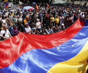 La Mesa de la Unidad Democrática (MUD), una coalición de casi tres decenas de partidos opositores, rechazó en un comunicado 'el uso de la fuerza, o la amenaza de aplicar la misma, por parte de cualquier país en Venezuela'. Fotos:AP/ El Heraldo.