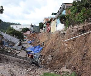 Las calles y las casas cedieron ante la activación de la falla geológica.