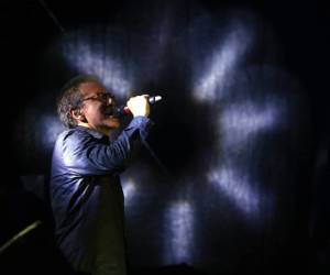 El pastor Marco Barrientos elevó el mensaje de Dios al ritmo de sus conocidas alabanzas.