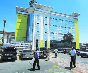 La Fiscalía encontró indicios de irregularidades en los contratos.