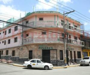 El Hotel Pinares queda ubicado en una de las esquina de la calle principal del Barrio Villadela de Comayagüela, capital de Honduras. Foto: Mario Urrutia/EL HERALDO.