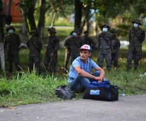 De acuerdo al presidente Giammattei, los hondureños no tienen ninguna probabilidad de cruzar el territorio, pues el mismo se mantiene bajos fuertes restricciones debido a la pandemia del covid-19. Foto: AFP