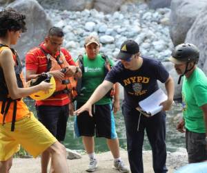 El reparto original regresa en esta segunda parte. La imagen muestra una de las escenas rodadas en La Ceiba.