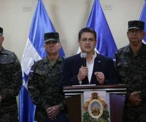 En conferencia de prensa el presidente hondureño anunció a las personas que estarán al mando de las Fuerzas Armadas de Honduras.Foto; Casa Presidencial.