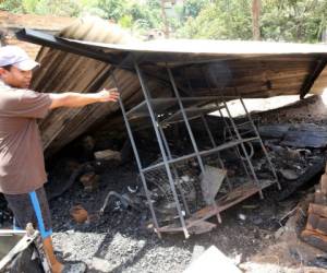 En el sector de Los Pinos de manera reciente una familia perdió el hogar a causa de un incendio.