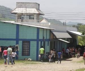Los familiares abarrotaron el penal y los pudieron ver por cinco minutos.