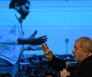 El juez ordenó confiscar el inmueble y señaló que Lula fue el destinatario de 3.7 millones de reales (algo más de 1,1 millones de dólares) en forma ilícita.