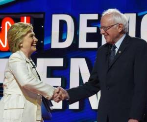 En una tentativa por recuperarse en Kentucky, Clinton jugó el lunes una carta pesada: la presencia de su marido, el ex presidente Bill Clinton.