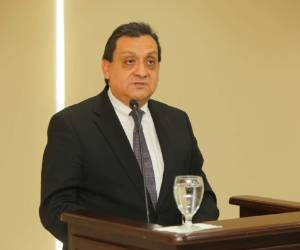 El jefe de la misión del FMI, Roberto García-Saltos, también mencionó que urgen avances en el tema de lucha contra la corrupción, desempleo, transparencia y reducción de la pobreza.