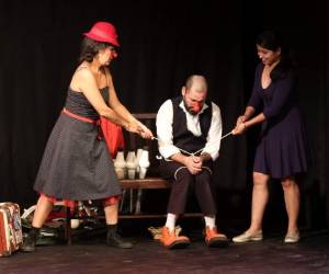 El público también forma parte del espectáculo de clown.