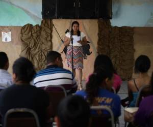 Las celebraciones del Día del Idioma, llámense lecturas, obras de teatro, etc., no están mal, pero no deberían pretender que en un solo día se logrará lo que no se ha inculcado en todo el año: el placer por la lectura.