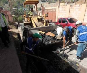 n jornada de limpieza se abatizaron pilas y barriles, además de limpiar cunetas y quebradas y corte de las zacateras.