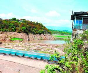 El embalse Los Laureles, que abastece a la mayoría de la capital, en la actualidad está a un 50% de su capacidad. Foto: EL HERALDO.