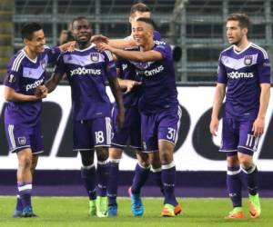 Anderlecht's Frank Acheampong celebrates after scoring during a return 1/8 final game of the Europa League competition between Belgian soccer team RSC Anderlecht and Cyprus team Apoel Nicosie in Anderlecht on March 16, 2017. / AFP PHOTO / BELGA / VIRGINIE LEFOUR / Belgium OUT
