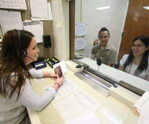 El trámite para obtener la visa americana no tiene ningún costo, solo la cita para acudir a la Embajada de EE UU, cuyo costo es variable dependiendo del visado.