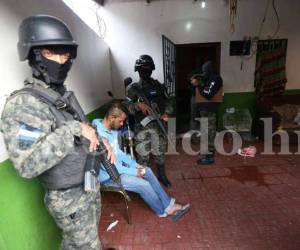 Operación Rastreador se realiza en al menos 25 colonias de la capital de Honduras. Fotos: Alex Pérez.