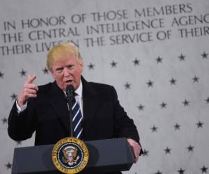 El presidente de Estados Unidos, Donald Trump, brinda un discurso en la sede de la Agencia Central de Inteligencia (CIA, en inglés), foto: AFP.