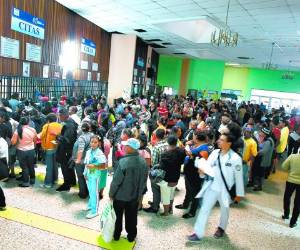 Así lucía el área de citas del Hospital Escuela Universitario durante la mañana de este jueves.