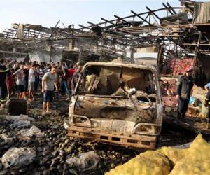 Al menos 67 muertos dejó la explosión de camión bomba.