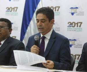 Erick Rodríguez, presidente del Tribunal Superior Electoral en el momento que le da lectura a la Declaratoria final de las Elecciones Primarias en Honduras. Foto: David Romero/El Heraldo.