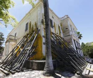 Un deslizamiento local en 2010 provocó daños en una esquina en la parte noreste de la estructura. Foto: Marvin Salgado/EL HERALDO.