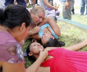 Primas del fallecido Franklin Josué Arias sufrieron constantes desmayos producto de la noticia.