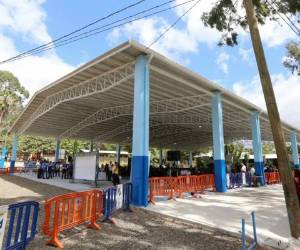 Juan Orlando Hernández reiteró la importancia del combate al zika durante la inauguración de esta obra.