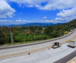Insep informó que de momento se ha avanzado en los primeros 10 kilómetros del proyecto hacia Tela y a finales de 2018 o inicios de 2019 se tendrá una carretera en óptimas condiciones a un costo de 267 millones de dólares.