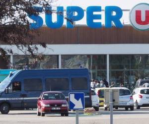 Un funcionario policial dice que el sospechoso ha matado a una persona y herido de gravedad a otra. (Foto: AFP)