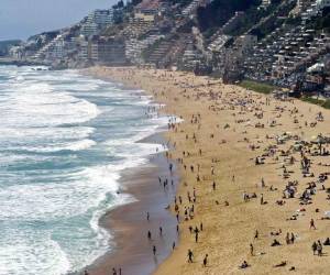 La belleza que ofrece su estética urbana se conjuga armoniosamente con sus 13 playas.