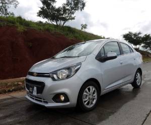 El nuevo Notchback aterriza con mayor equipamiento.