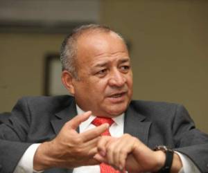 El ministro de Seguridad, Julián Pacheco Tinoco, negó a través de una aclaratoria los señalamientos de Los Cachiros en su contra.
