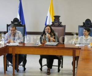 Las autoridades universitarias anunciaron la reprogramación este domingo en conferencia de prensa, foto: Marvin Salgado / EL HERALDO.