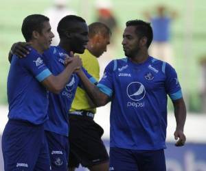 Izaguirre, Castillo y Lucas, los tres hicieron una tremenda jugada que acabó en gol. Linda, para enmarcarla.