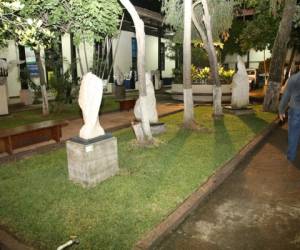El Jardín Escultórico está en el patio interno de la Galería Nacional de Arte y el Correo Nacional de Honduras. Foto: Jimmy Argueta / El Heraldo