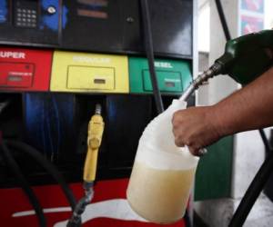 La gasolina superior ronda los 90 lempiras por galón a partir de este lunes en la capital de Honduras.