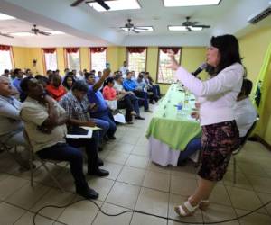 Al encuentro asistieron unos 80 ediles de la Asociación de Municipios de Honduras (Amhon) con el objetivo de exponer argumentos sobre la posibilidad que un gobernante repita mandato en la nación, foto: Marvin Salgado.