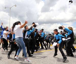 Con mucho júbilo se llevó a cabo la guerra de las bandas en la capital.
