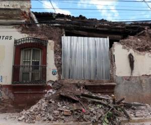 En el barrio Guanacaste se ubica una vivienda olvidada. Fotos: Marvin Salgado/EL HERALDO.